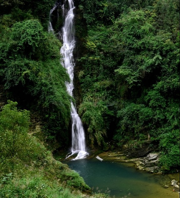 松桃盤石鎮(zhèn)響水泉飛