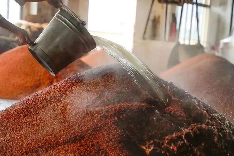 茅台镇冬? width=