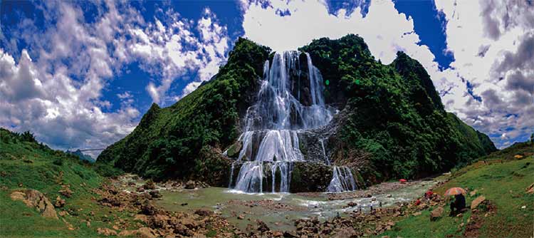關嶺三層滴水灘瀑布
