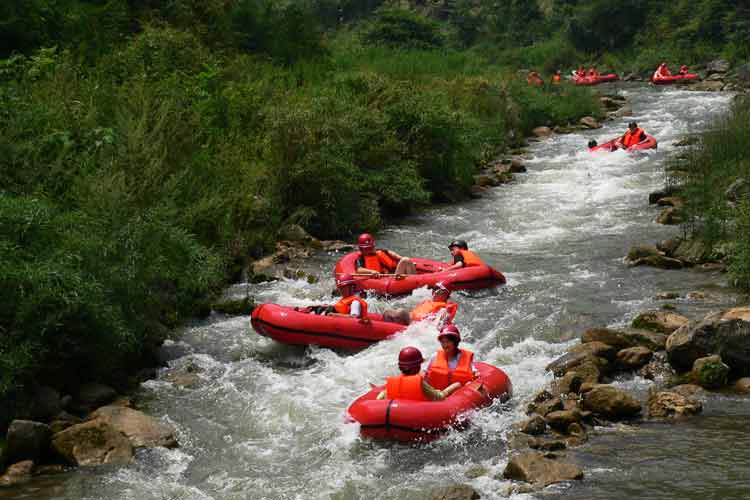 桃源河國家AAAA級景區(qū)漂流