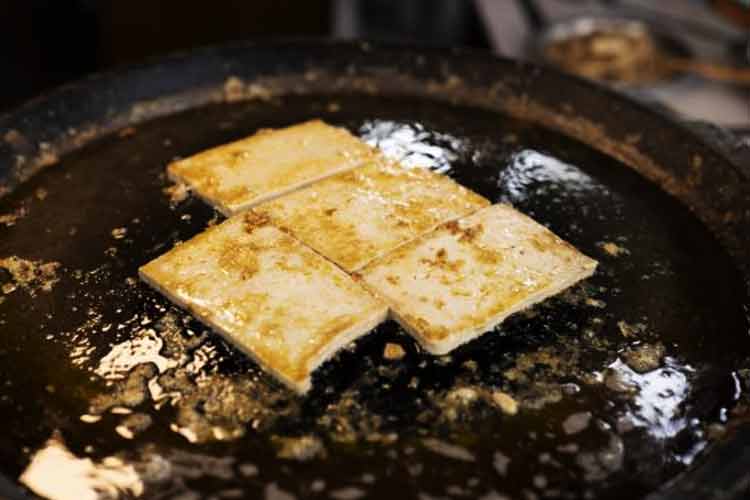 修文六廣臭豆腐