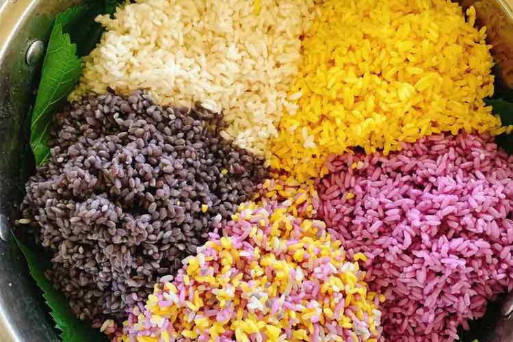 平塘“三月三”五色花糯米飯