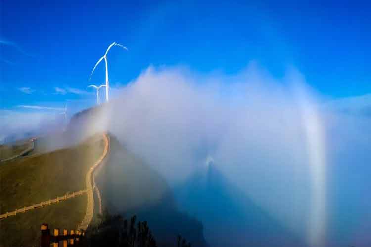 烏蒙大草原“佛光”美景