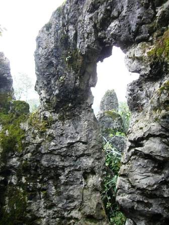 修文大石回水石林