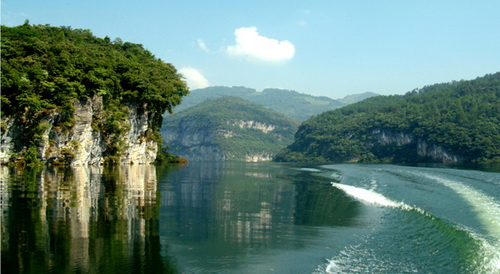 余慶飛龍湖休閑度假旅游區(qū)